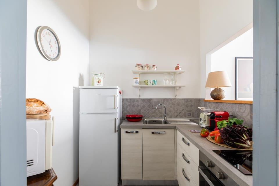 Kitchen or kitchenette, kitchen, kitchen