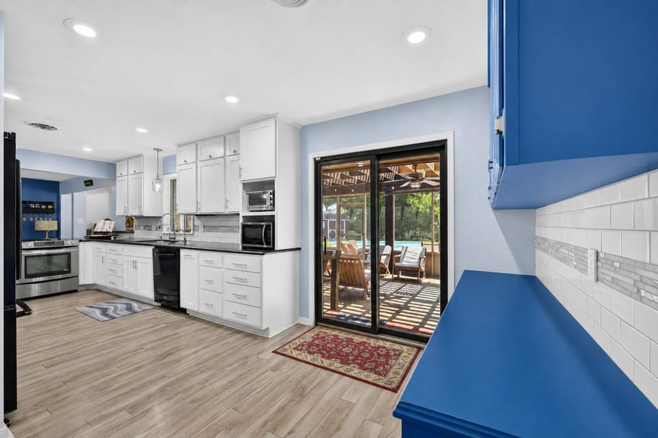 Relax & Entertain in Our Private & Central Oasis Villa in Pharr