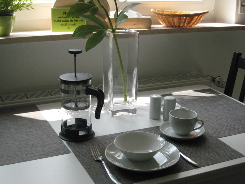Coffee/tea facilities, Dining area