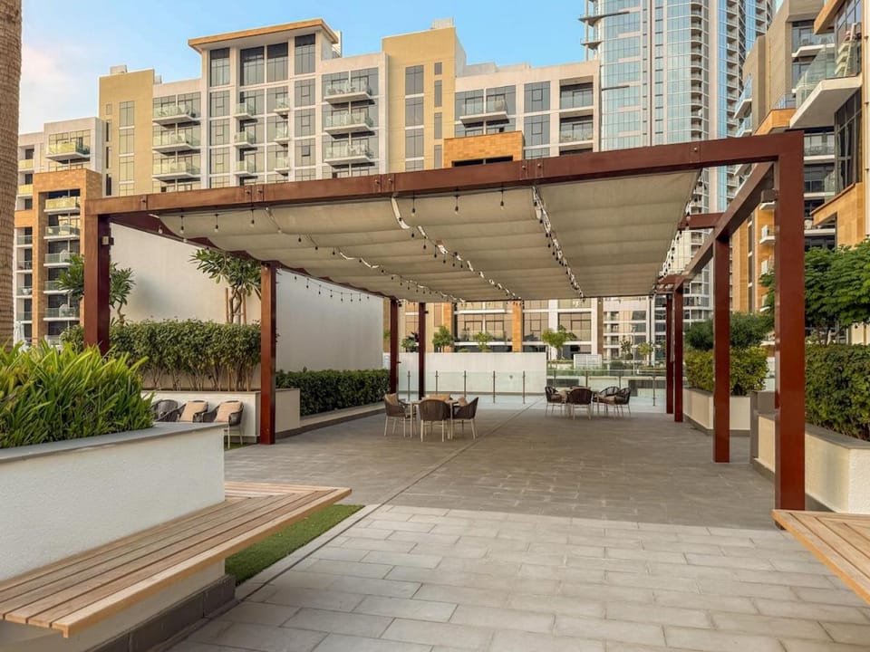 FIRST CLASS Studio Stylish Close to Downtown Apartment in Dubai
