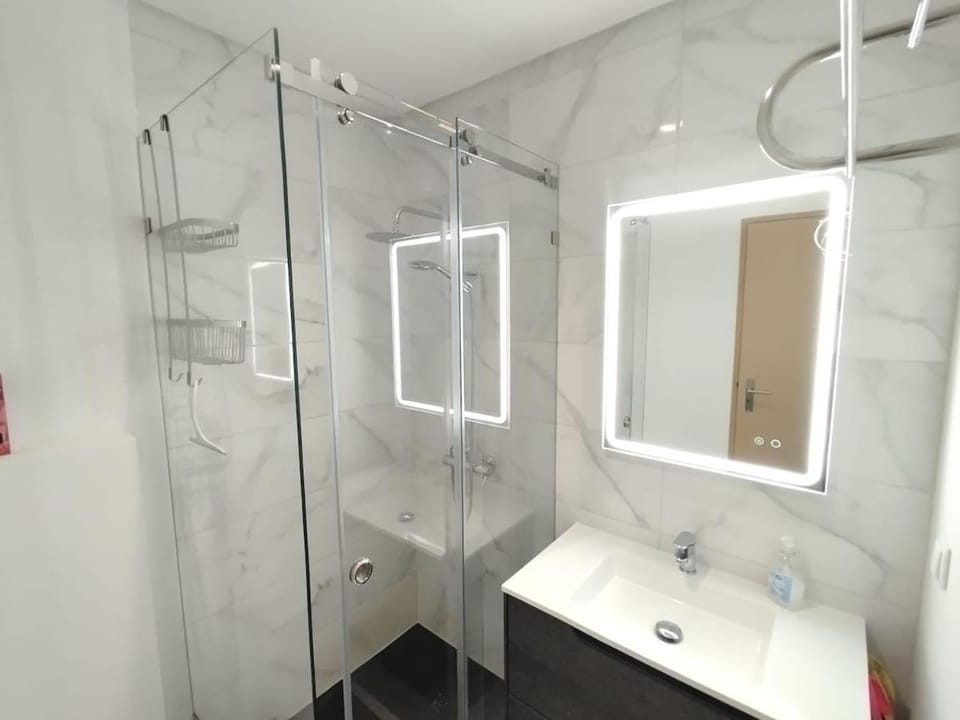Shower, Bathroom