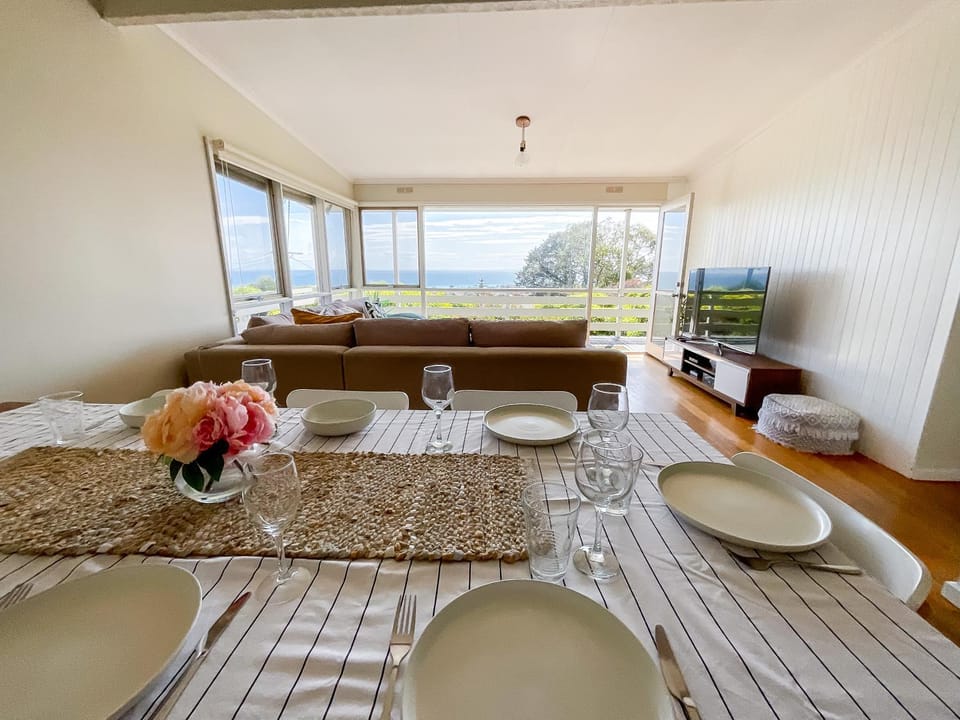 Communal lounge/ TV room, Dining area