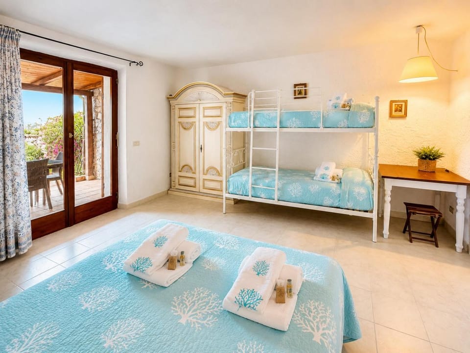 Balcony/Terrace, Bedroom, bunk bed