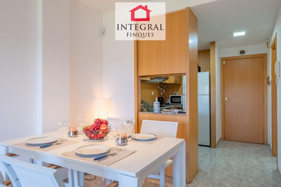 Living room, Dining area, air conditioner