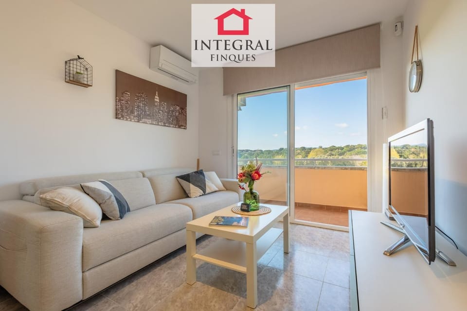 TV and multimedia, Balcony/Terrace, Living room, air conditioner