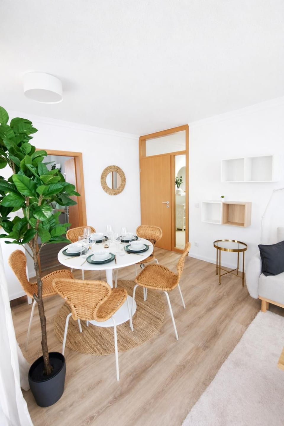 Living room, Seating area, Dining area