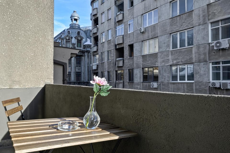 Walter Manor Old Town - Balcony and Self Check-in Apartment in Bucharest