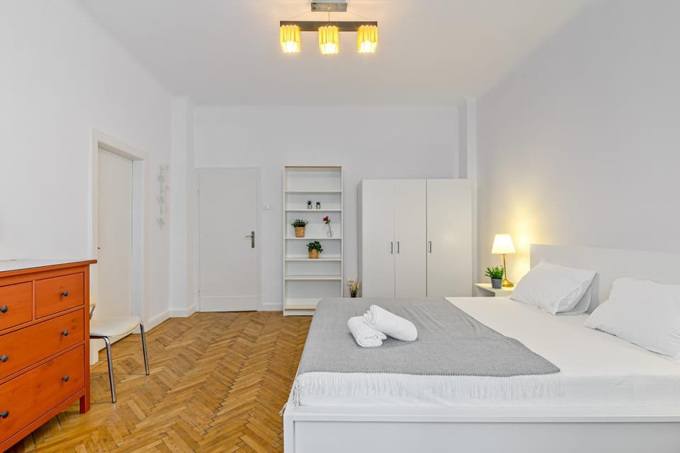 Walter Manor Old Town - Balcony and Self Check-in Apartment in Bucharest