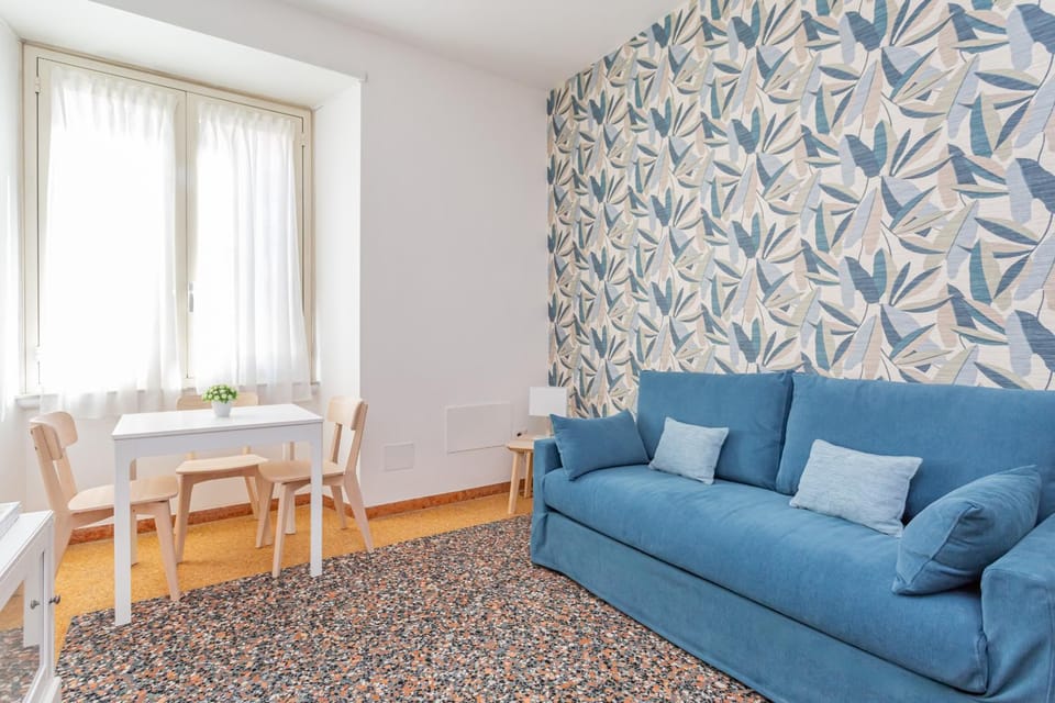 Communal lounge/ TV room, Living room, Seating area, Dining area