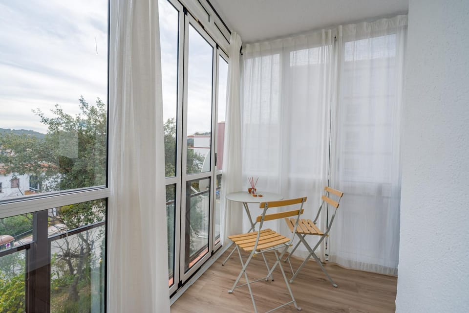 View (from property/room), Balcony/Terrace, Dining area