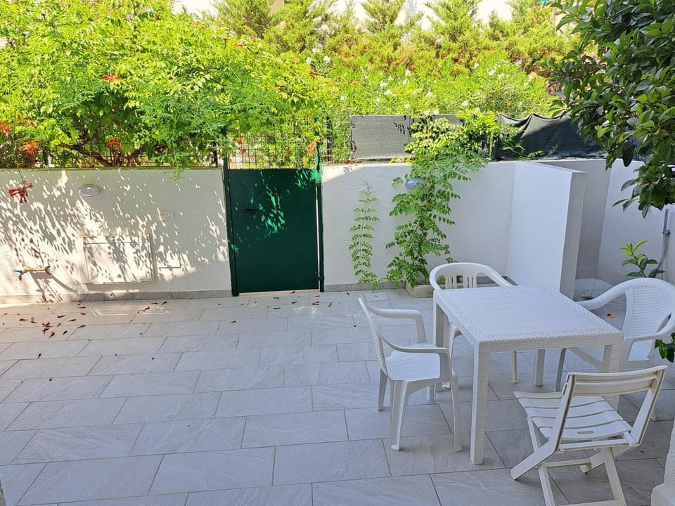 Patio, Garden, Balcony/Terrace, Garden view