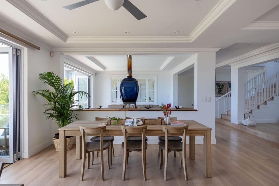 Living room, Dining area, Breakfast, fireplace, Internal: Not applicable to any particular room