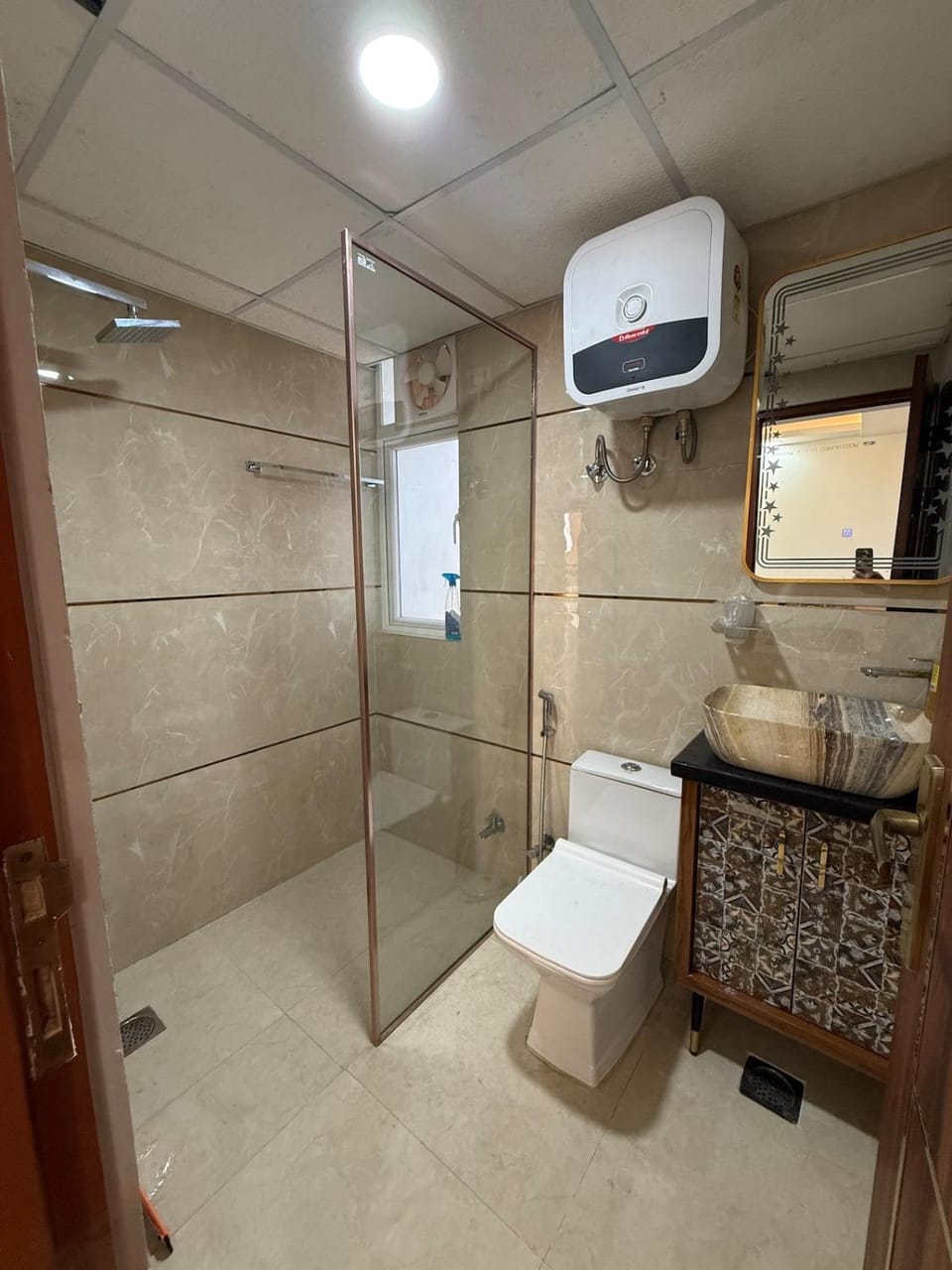 Luxe 3BHK Retreat Apartment in Delhi