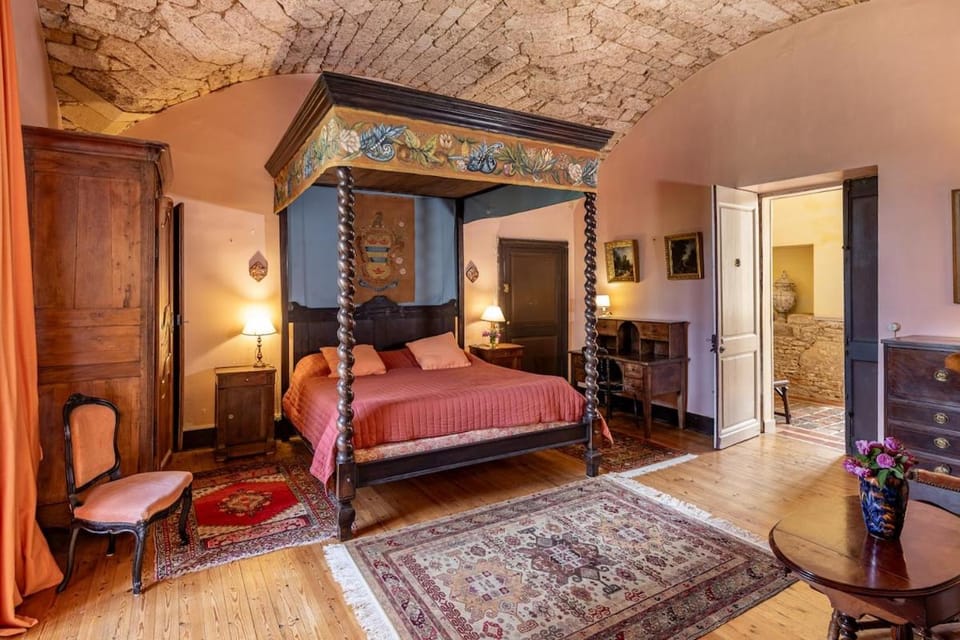 Exceptional XVIICastle in Dordogne Golden Triangle Villa in Nouvelle-Aquitaine