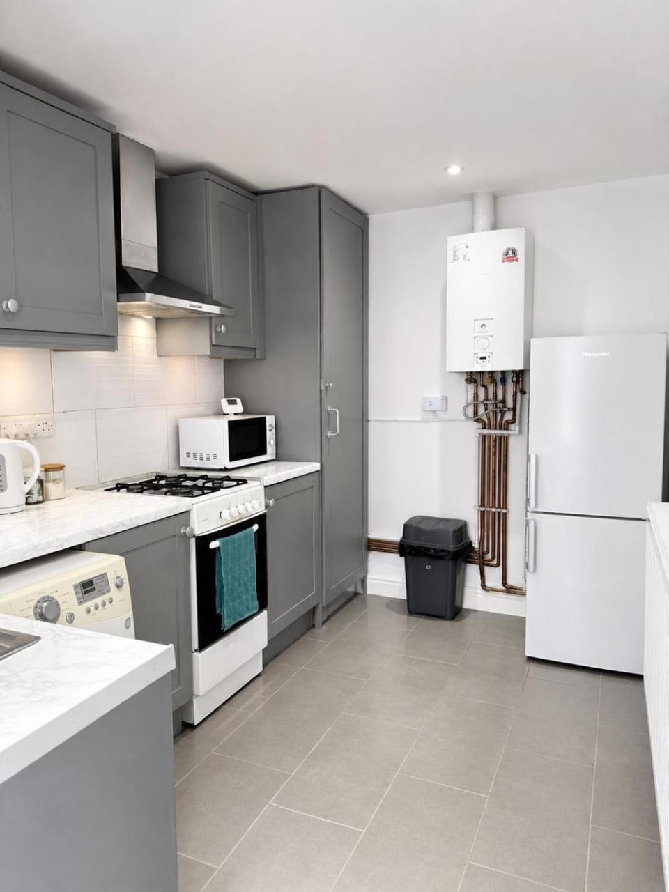 Kitchen or kitchenette, dishwasher, minibar, oven, pet friendly, stove, toaster