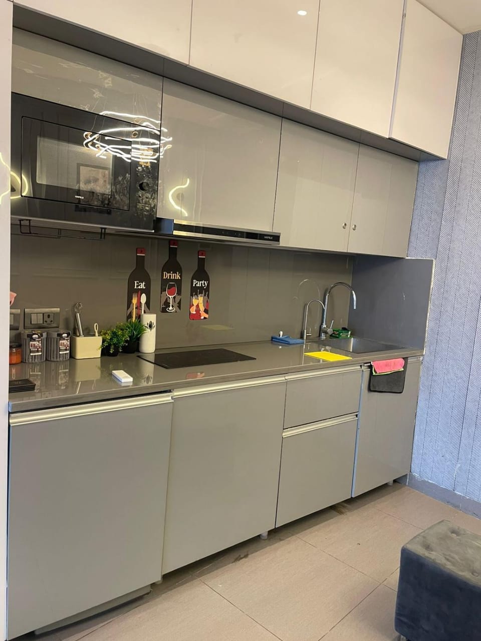 Property building, kitchen, kitchen
