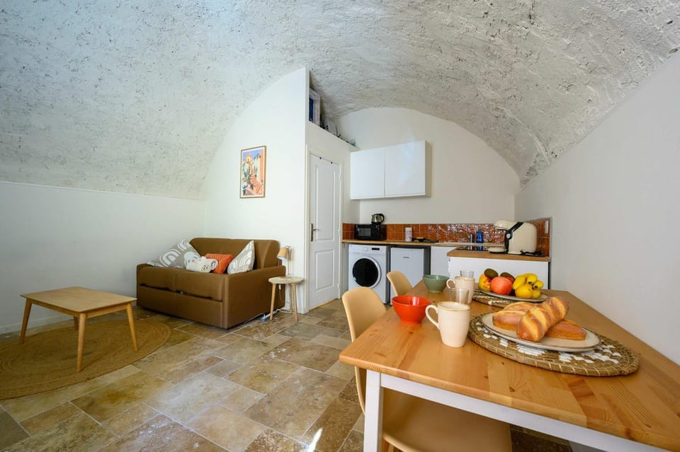 LX233 Studio voûté cœur du village - Charme absolu Apartment in Cagnes-sur-Mer