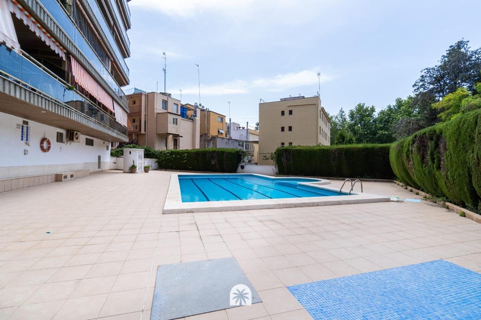Swimming pool, Swimming pool
