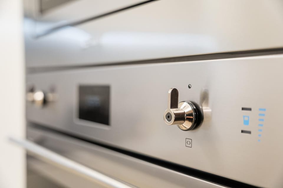 Kitchen or kitchenette, oven
