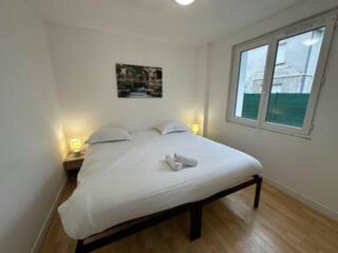 Appartement avec terrasse au centre de St Cyr Apartment in Saint-Cyr-sur-Loire