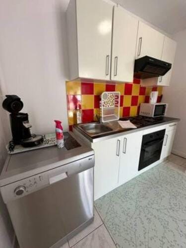 Appartement avec terrasse au centre de St Cyr Apartment in Saint-Cyr-sur-Loire