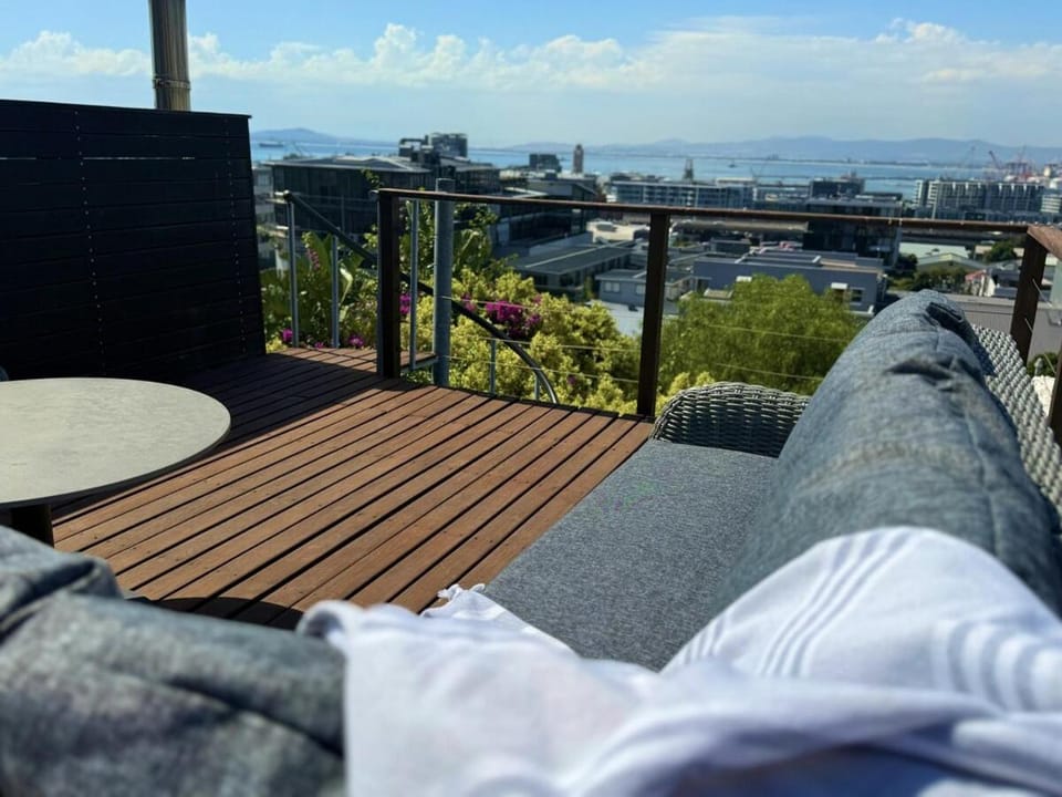 Patio, Day, View (from property/room), Balcony/Terrace, Seating area, City view