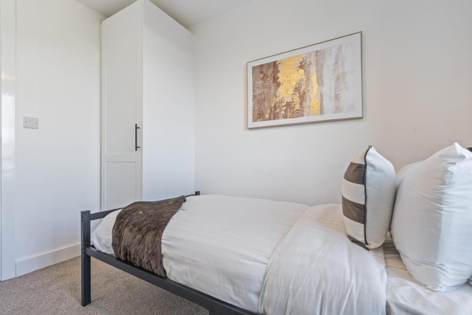 Oriel Residence | 2BR | 4 Beds | Sleeps 5 Apartment in Liverpool
