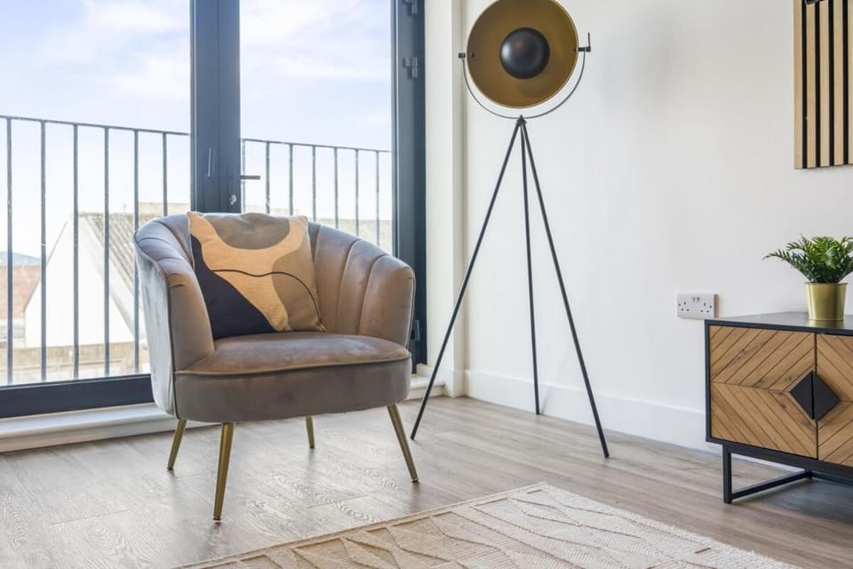 Oriel Residence | 2BR | 4 Beds | Sleeps 5 Apartment in Liverpool