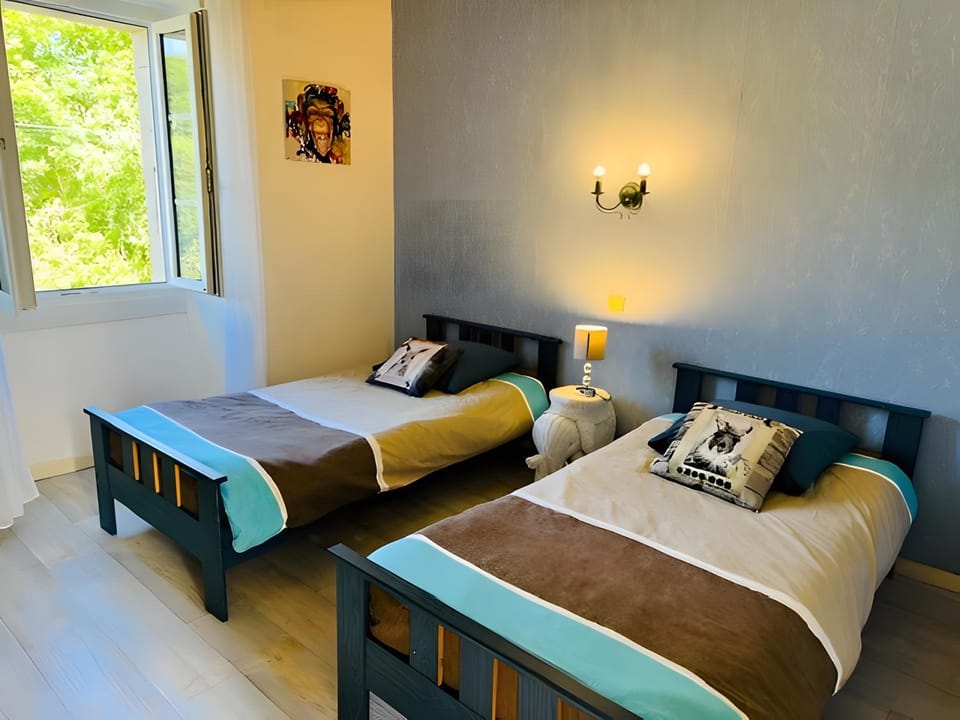 Property building, Living room, Bedroom