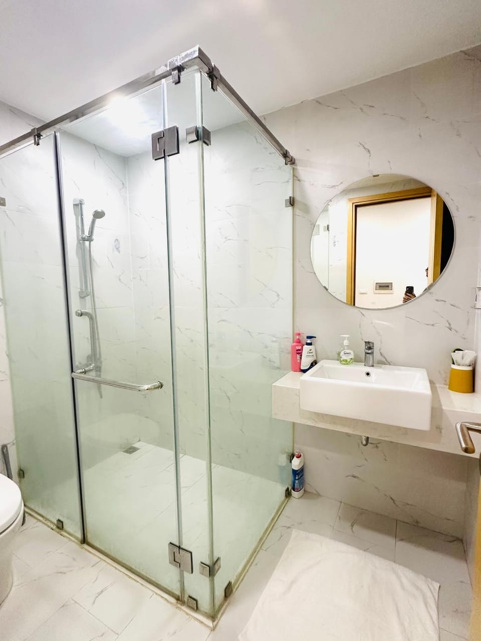Shower, Bathroom, towels