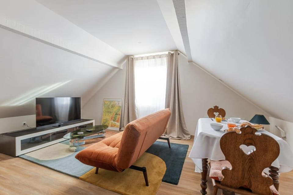 Suite romantique 4 étoiles avec piscine privée chauffée House in Grand Est