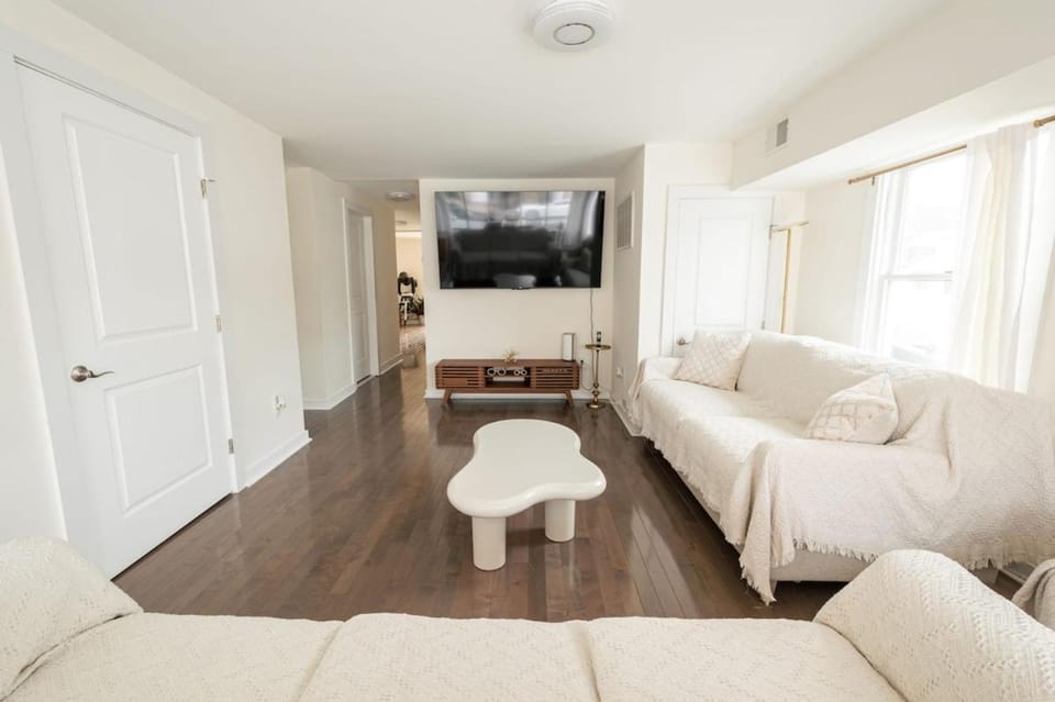 Luxurious 4BD APT EV Parking Apartment in North Bergen