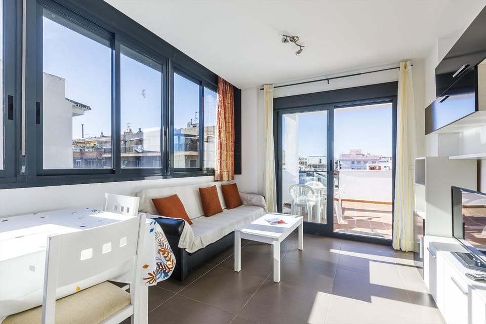 A&N Sunlit Penthouse Steps from the Beach Torre del Mar Apartment in Torre del Mar