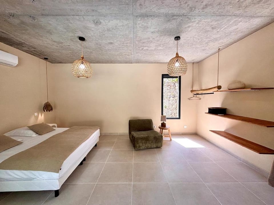 CASA M Peaceful haven with pool House in Les Abymes