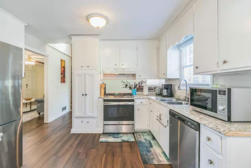 472 Cozy 5 Bedrooms Spacious Outdoor Area House in Marietta