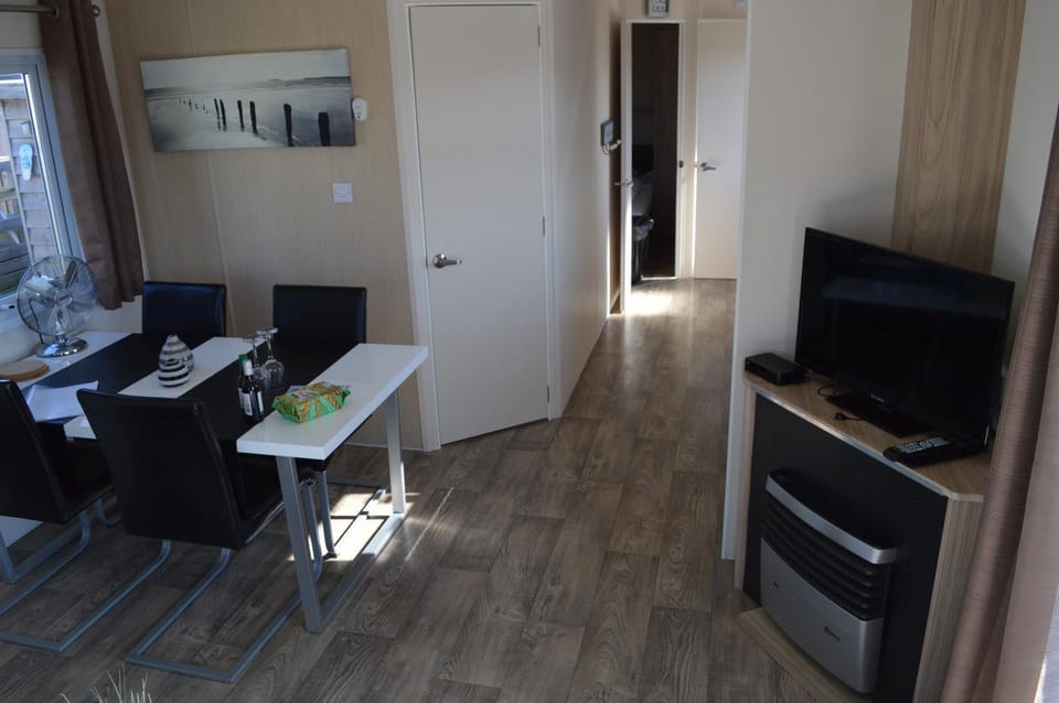 TV and multimedia, Dining area