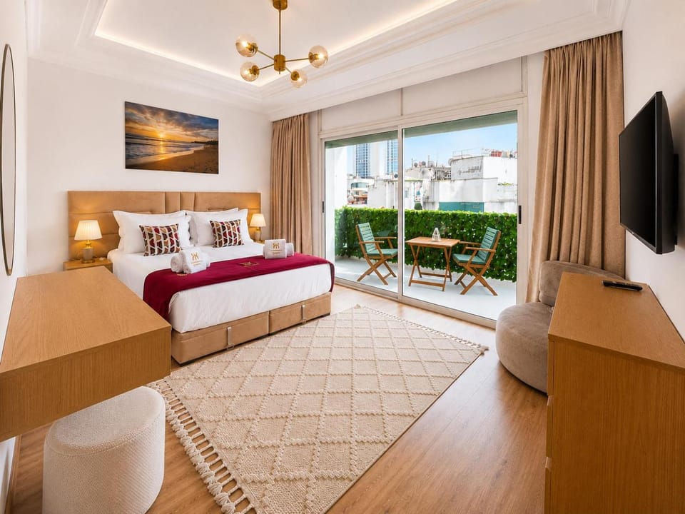 TV and multimedia, Photo of the whole room, Bedroom
