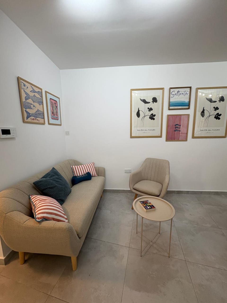 Living room, Seating area