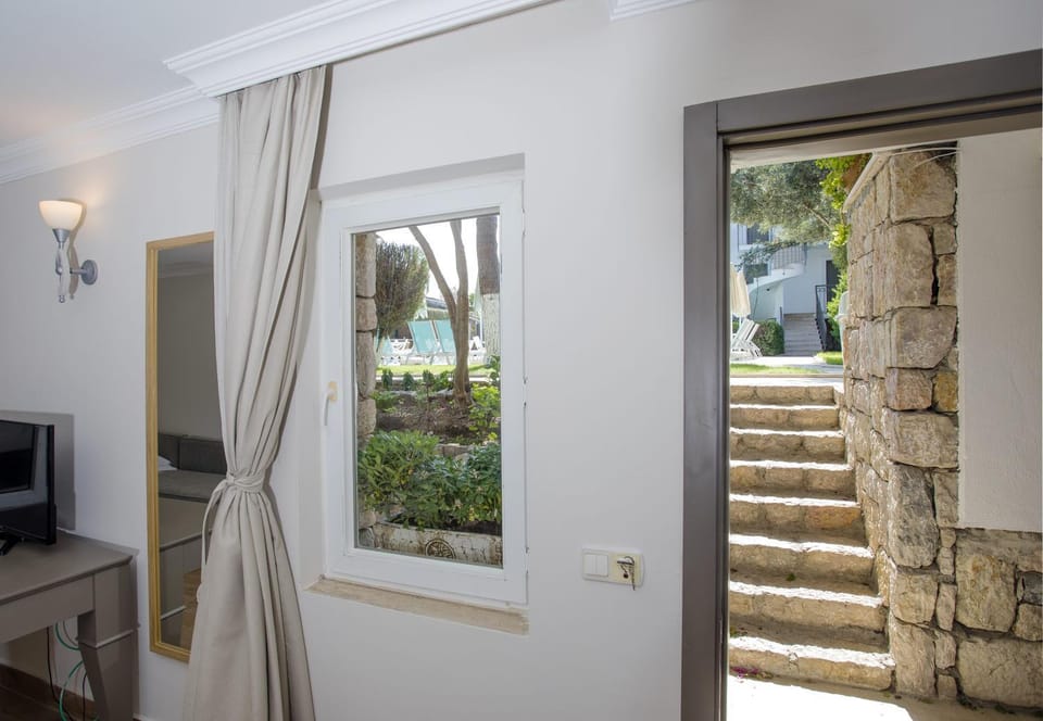 TV and multimedia, Garden view