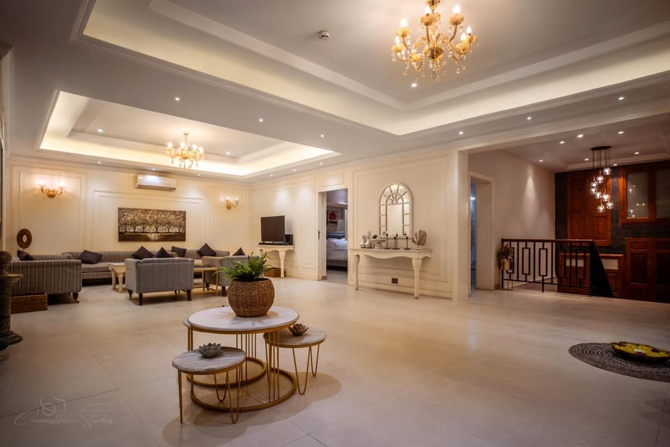Communal lounge/ TV room