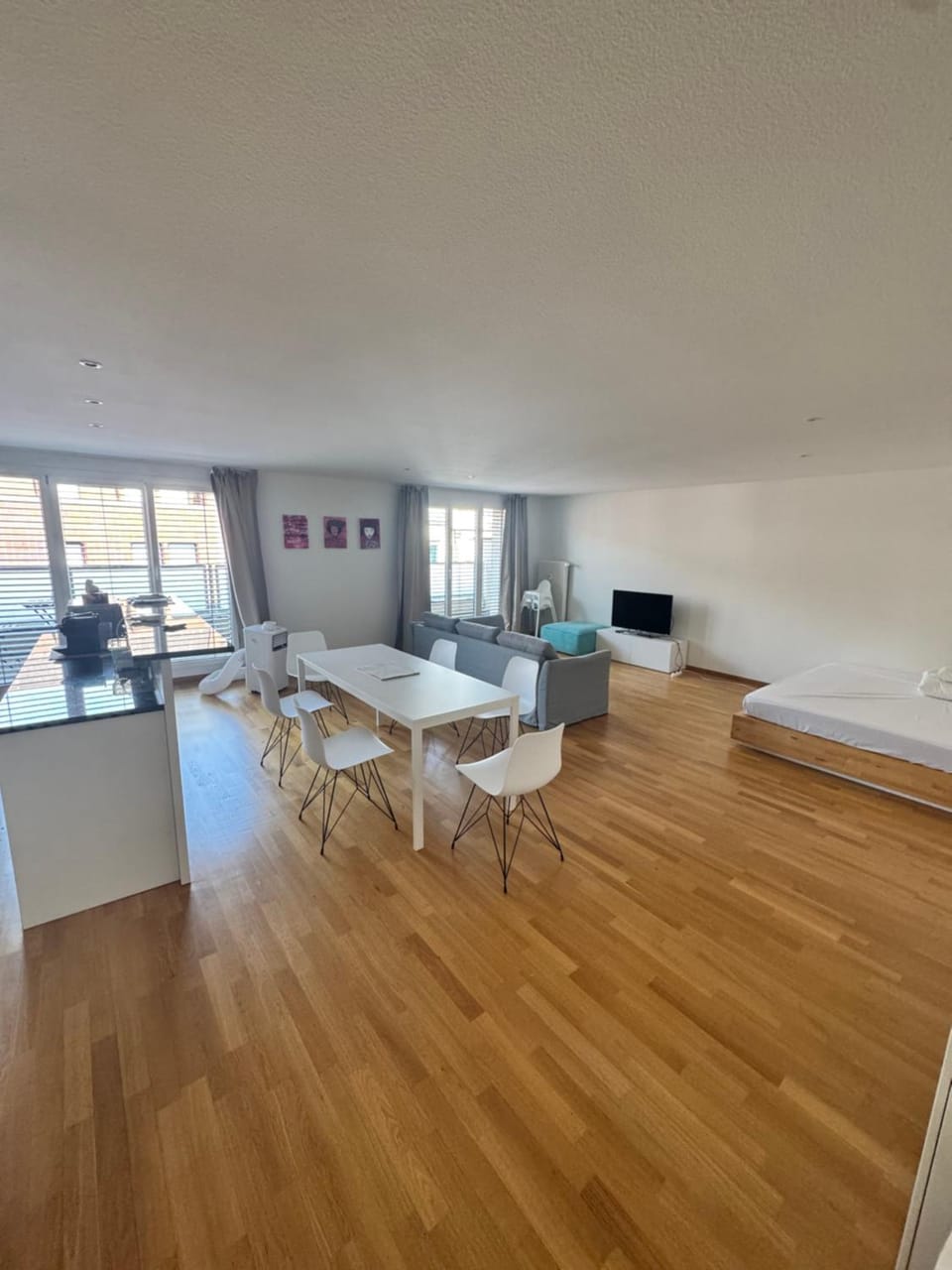 TV and multimedia, Living room, Dining area