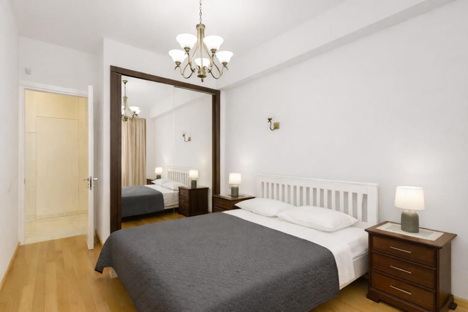Bed, Photo of the whole room, wardrobe