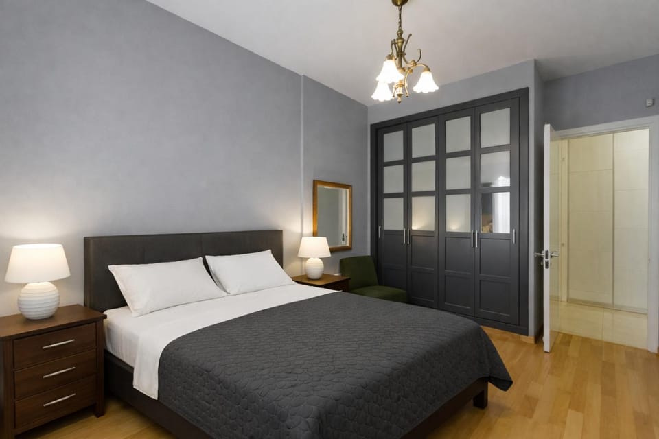 Bed, Photo of the whole room, wardrobe
