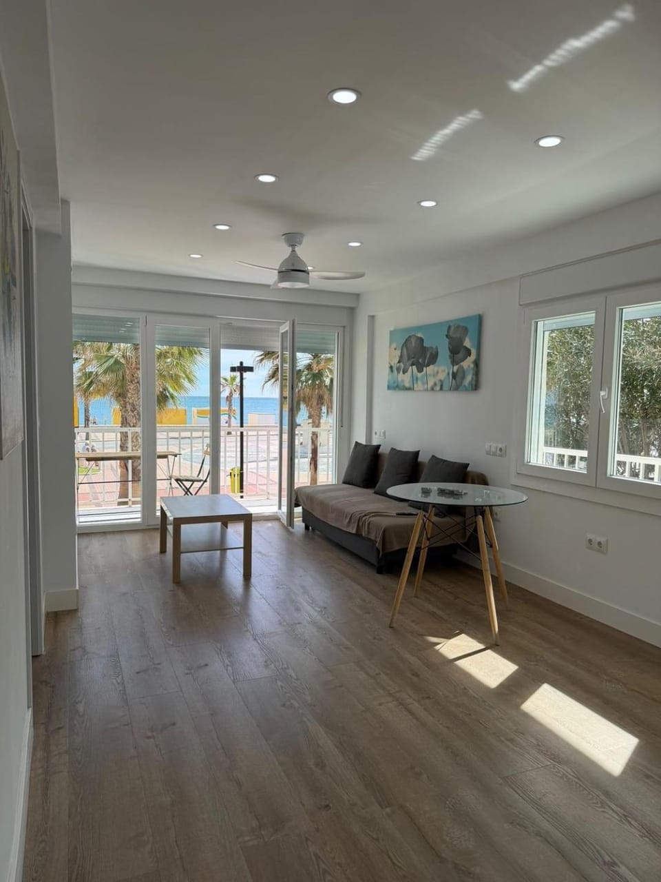 Moments from the sea and scenic coastal walks Apartment in Fuengirola