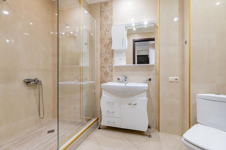Shower, Toilet, Bathroom