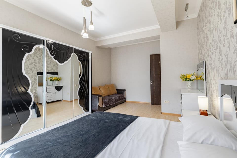Bed, Photo of the whole room, Bedroom, wardrobe