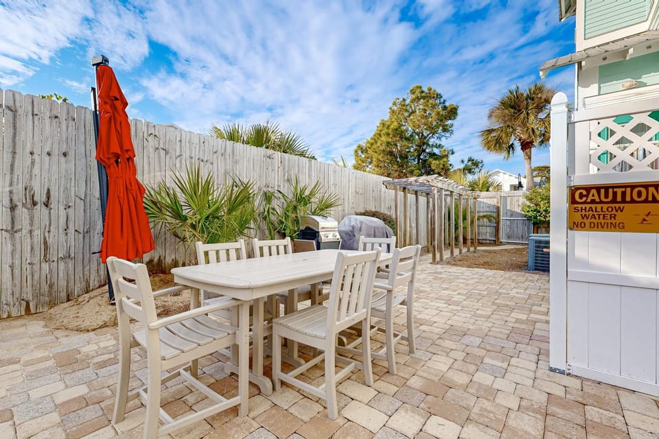 Spacious Home with Private Pool dog-friendly 2 Blocks to Beach House in South Walton County