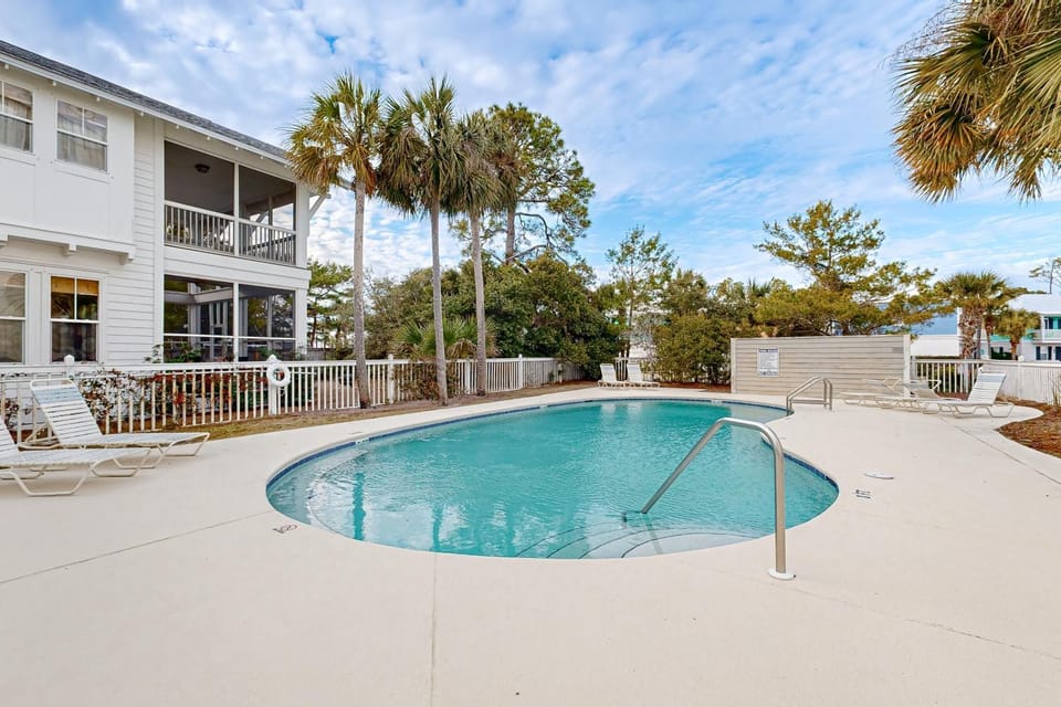 Spacious Home with Private Pool dog-friendly 2 Blocks to Beach House in South Walton County