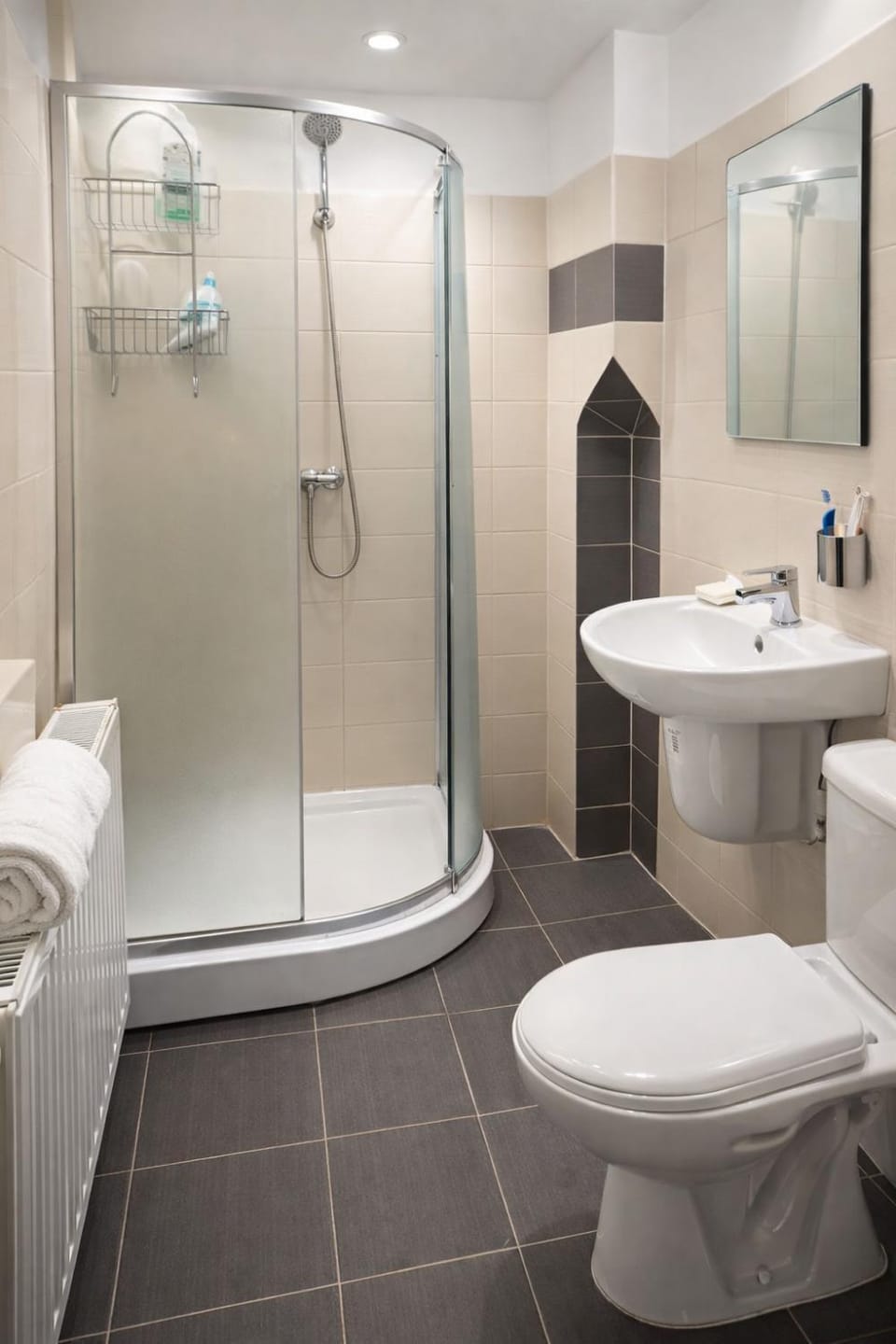 Shower, Toilet, Bathroom, towels