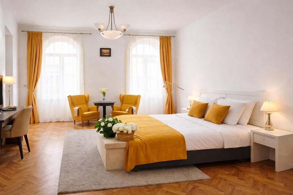 Bed, Seating area, Bedroom